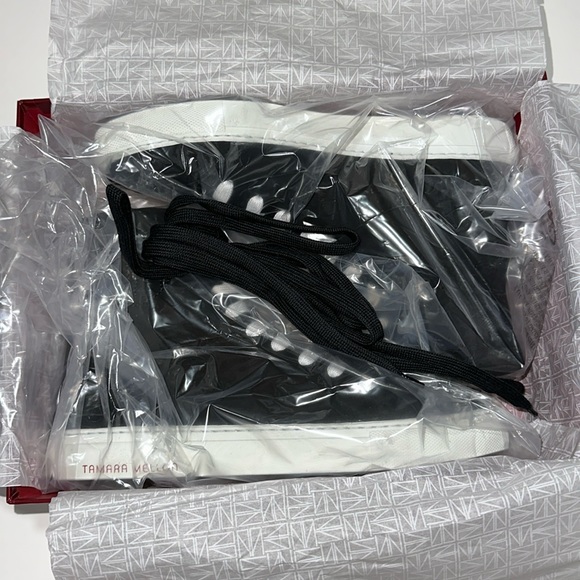 🔥🔥🔥NEW Tamara Mellon High Top Suede Laced Sneakers - Picture 10 of 10